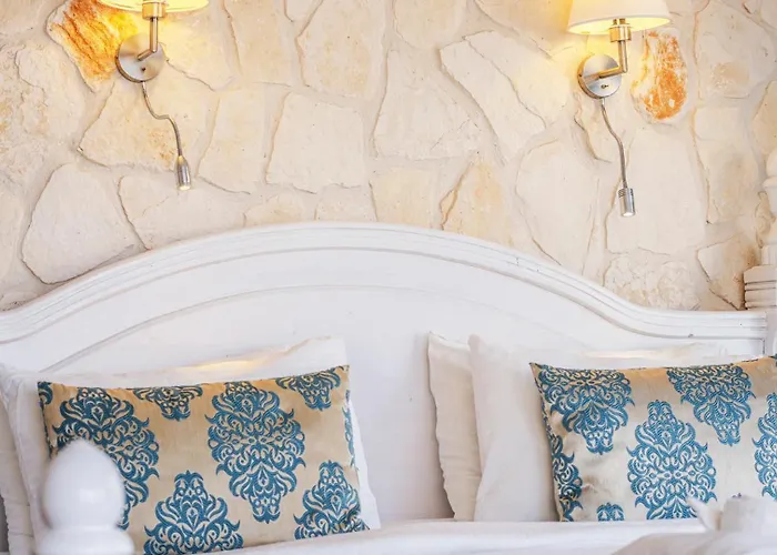 Oasis Hotel (Adults Only)