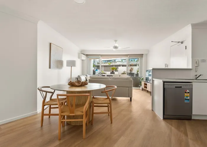 Beach hotel: Kirra Palms Holiday Apartments