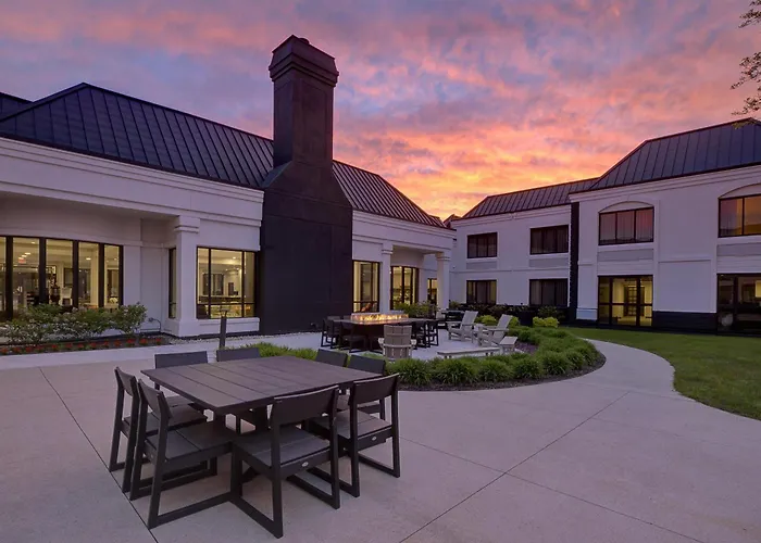 Hotels with a view Doubletree By Hilton Detroit Novi