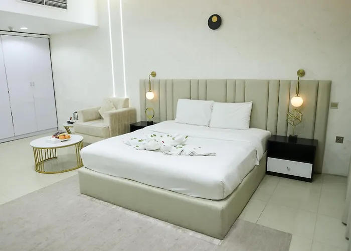Clifton International Hotel