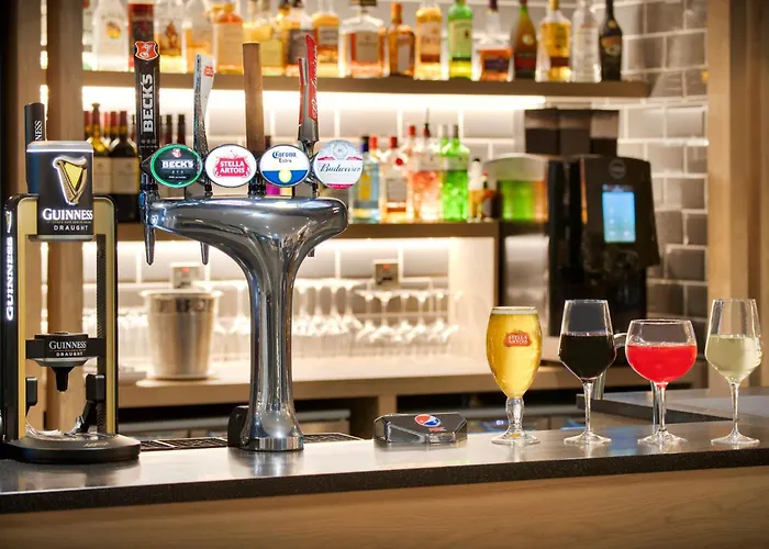 Holiday Inn Express Cambridge West - Cambourne By Ihg