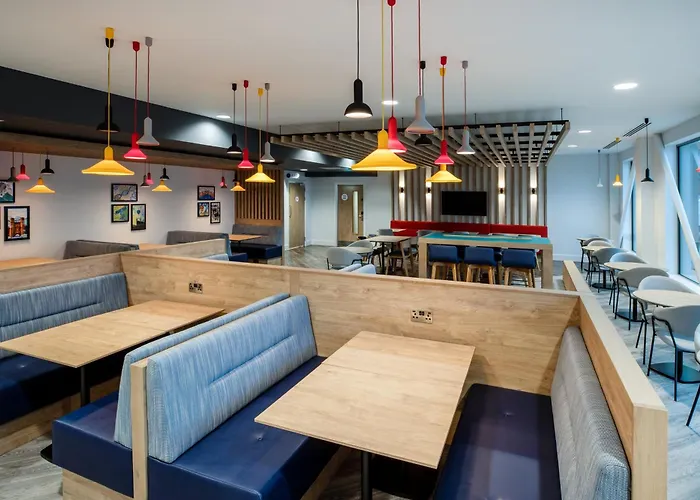 Holiday Inn Express Cambridge West - Cambourne By Ihg