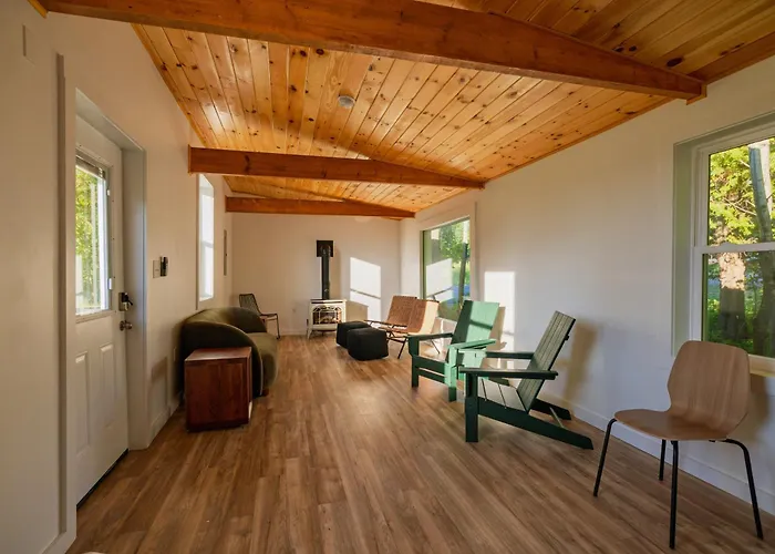 Wolfjaw Lodge