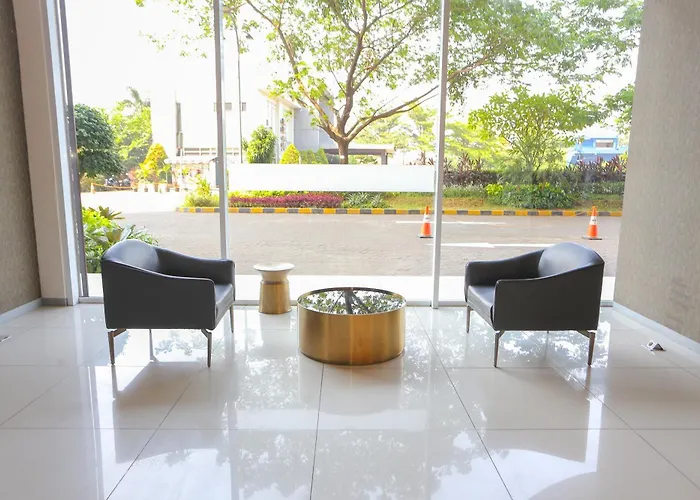 Oyo 93432 Tree Room Hotel