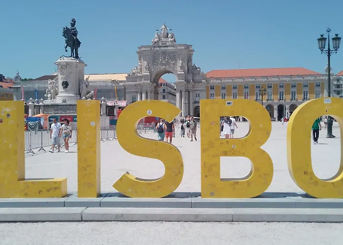 Pension Guide Chiado Open World Hostel
