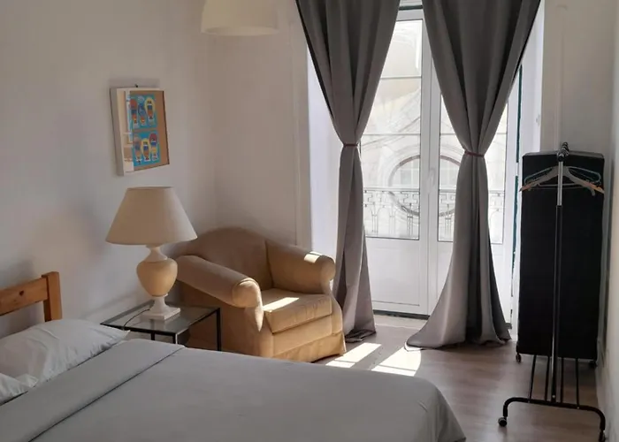 Pension Guide Chiado Open World Hostel
