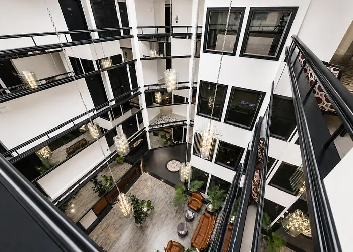 Hotel International