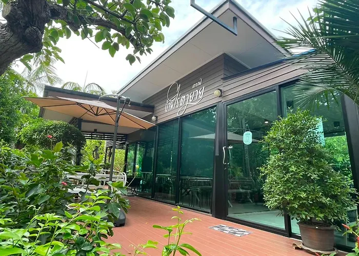 Bannrai Tayai Cafe And Resort