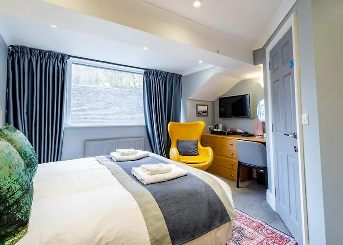 Waterhead Rooms & Suites - Parking And Light Breakfast