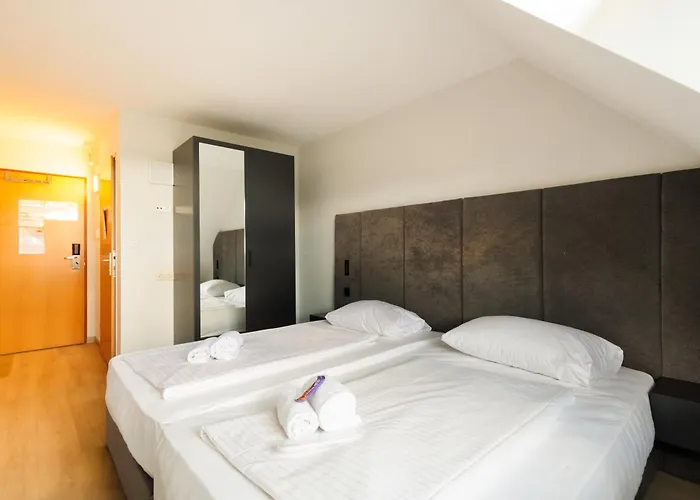 Lenas Donau Hotel