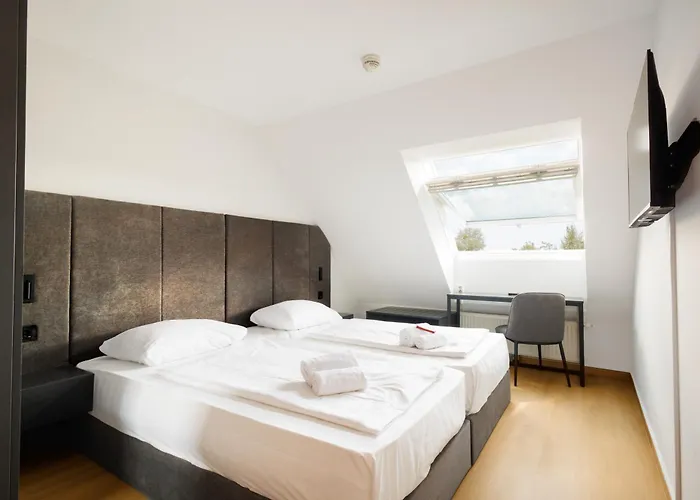 Lenas Donau Hotel
