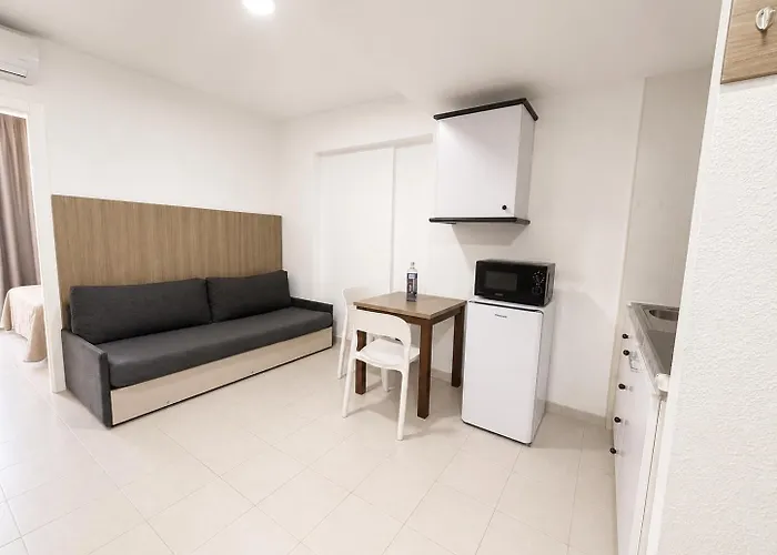 Apartamentos El Faro By Mc