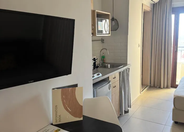  Minoa Apartments