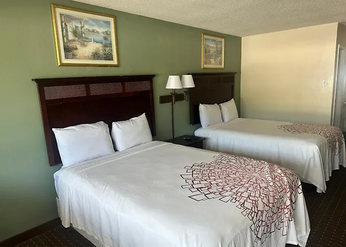 Сity center hotels Key West Inn - Newport News