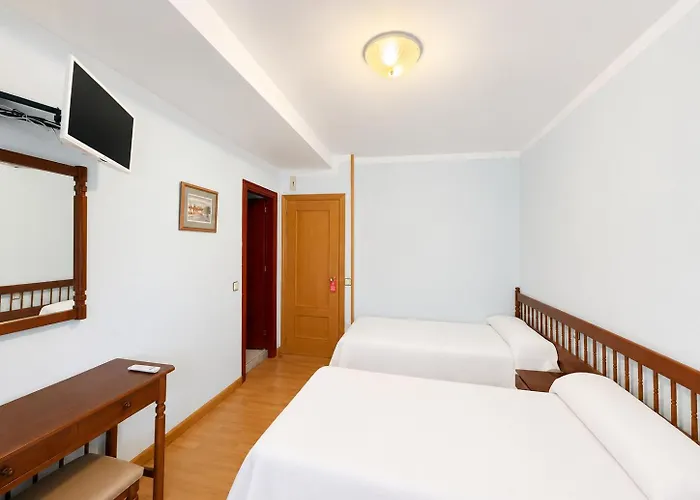 Hostal ** EC León
