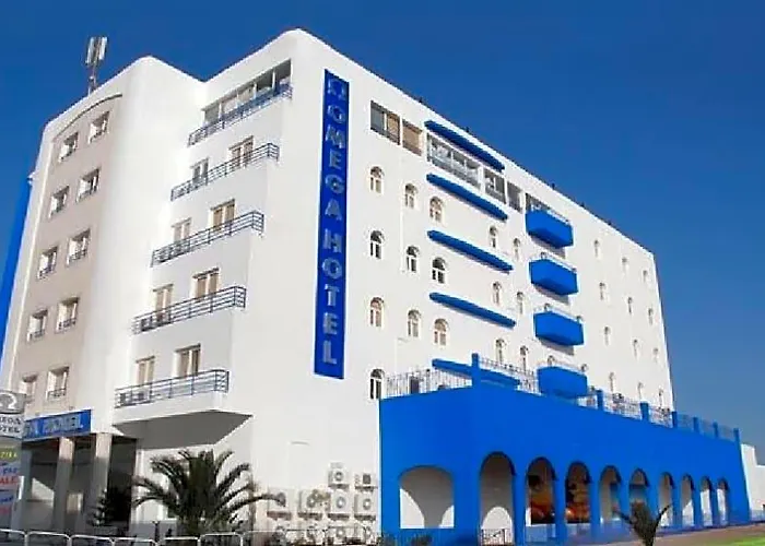 Hotels with pool Omega