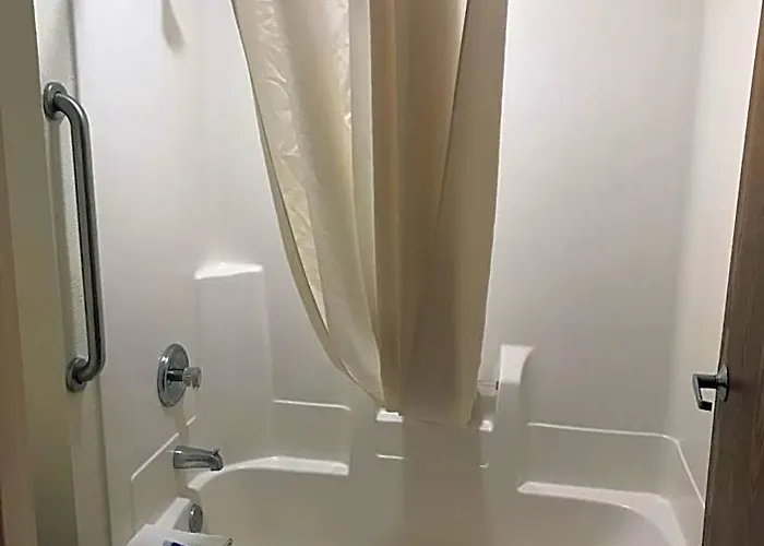 The Best Inn & Suites