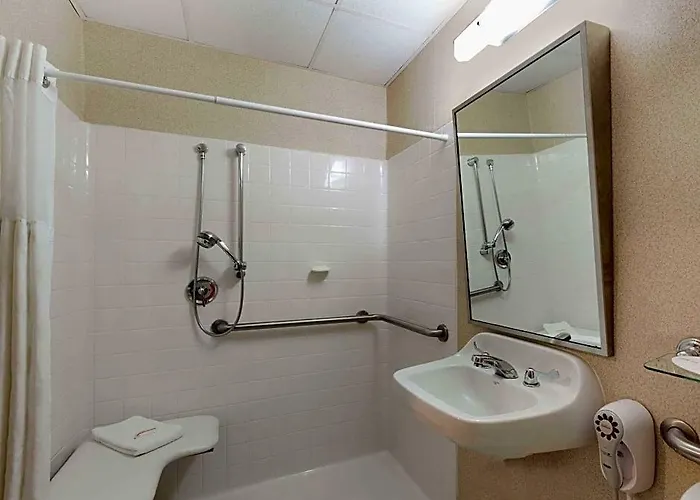 Ramada By Wyndham Yonkers