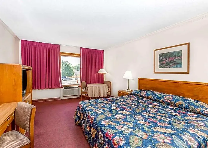Knights Inn & Suites South Sioux City