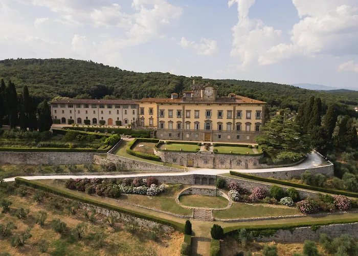 Hotel Con Piscina Torre A Cona Wine Estate