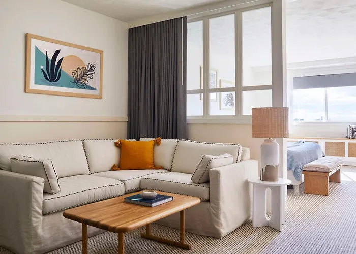 Hotels with a view Wayfinder Newport