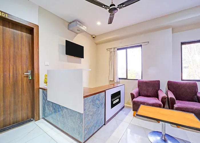 Townhouse Lig Main Road Indore