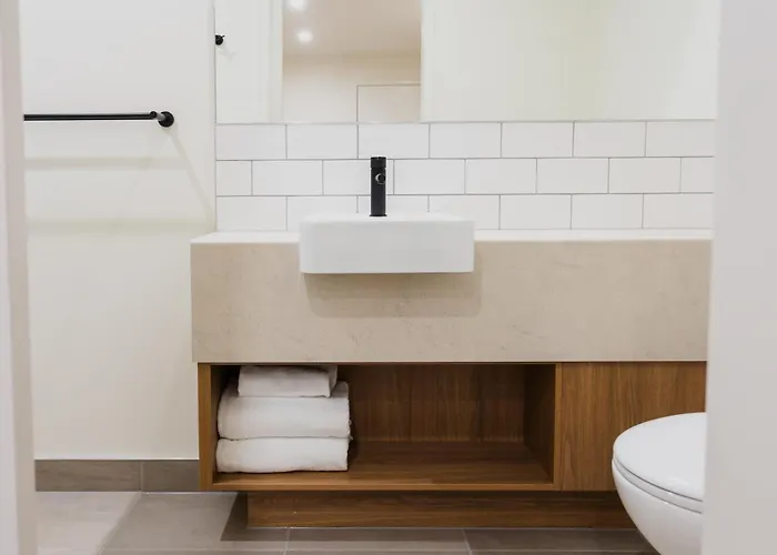 Coomera Lodge Hotel