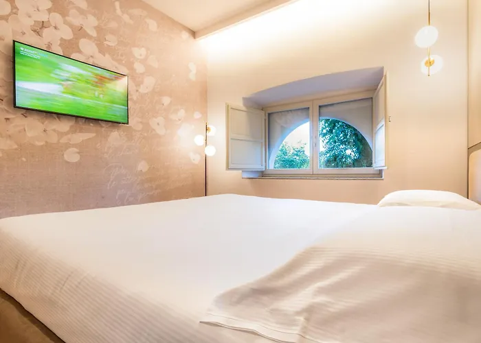 Kt Exclusive Hotel