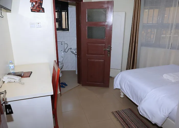 Bavah Airport Hotel