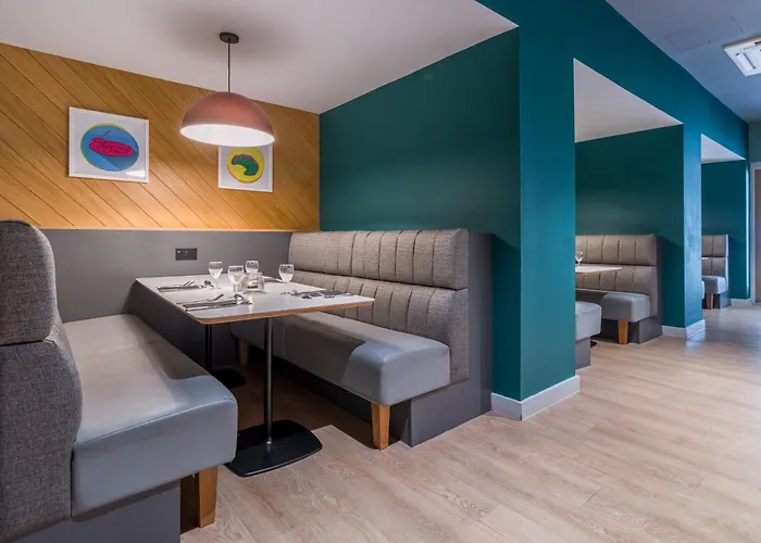 Holiday Inn Newport By Ihg