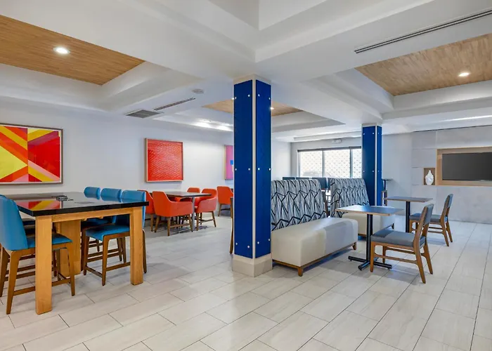 Holiday Inn Express Hotel & Suites Lake Elsinore By Ihg