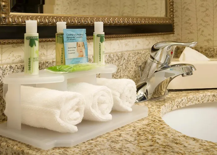 Holiday Inn Express & Suites Alexandria - Fort Belvoir By Ihg
