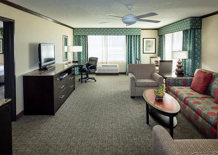 Hotels With Four Stars Crowne Plaza Anchorage-Midtown By Ihg