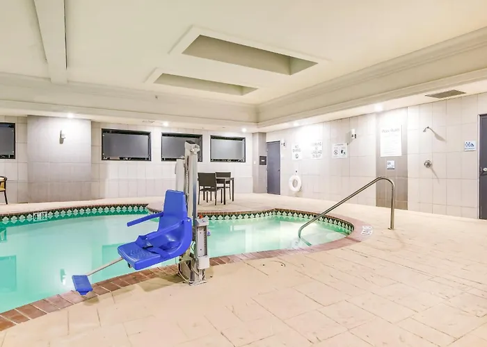 Holiday Inn Express & Suites Longview North By Ihg