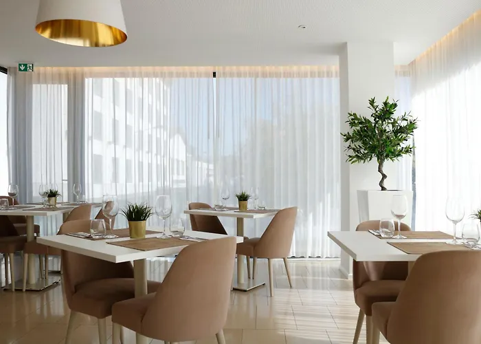 Essence Inn Marianos Hotel