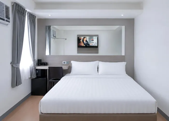 Сity center hotels Red Planet Makati Avenue Manila
