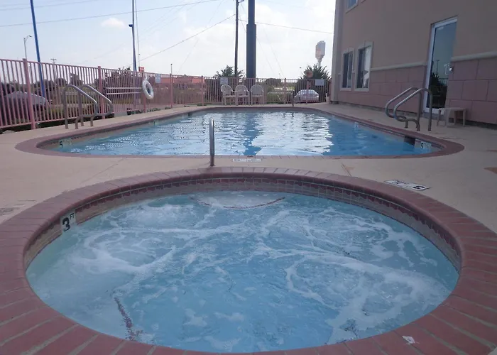 Quality Inn & Suites Terrell