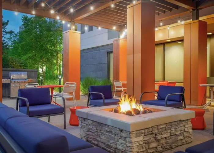 Home2 Suites By Hilton Milwaukee Airport