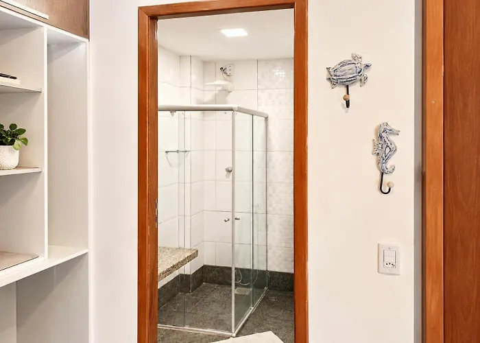 SEGUNDA CASA - Seu cantinho em Guarapari, 1 minuto a pé da Praia do Morro! Suítes confortáveis e modernas - Para casal ou para grupos de até 4 pessoas