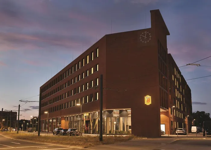 Super 8 By Wyndham Zollhafen