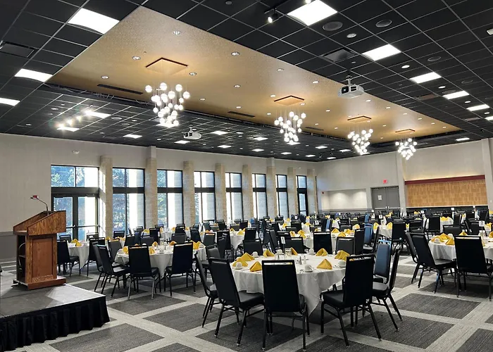 Gateway Hotel And Conference Center