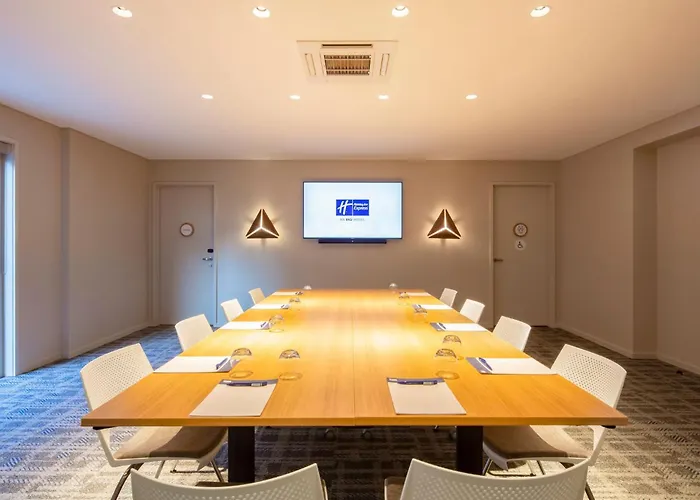 Holiday Inn Express & Suites By Ihg