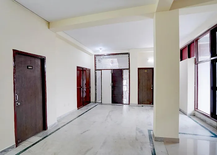 Hotels With Four Stars Super O Rajbanshi Nagar