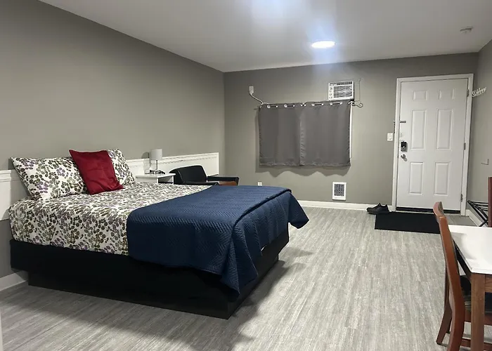Riverside & Suites