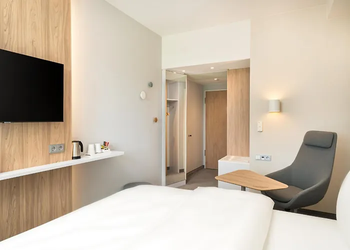 Holiday Inn Express - By Ihg