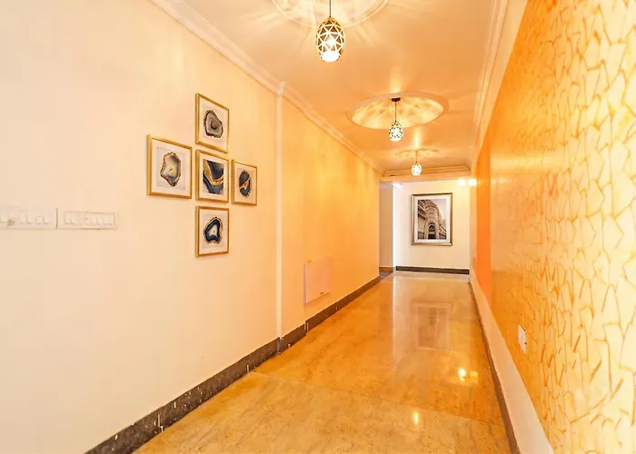 Hotel O Royal Grand Residency Near Lalbagh Botanical Garden
