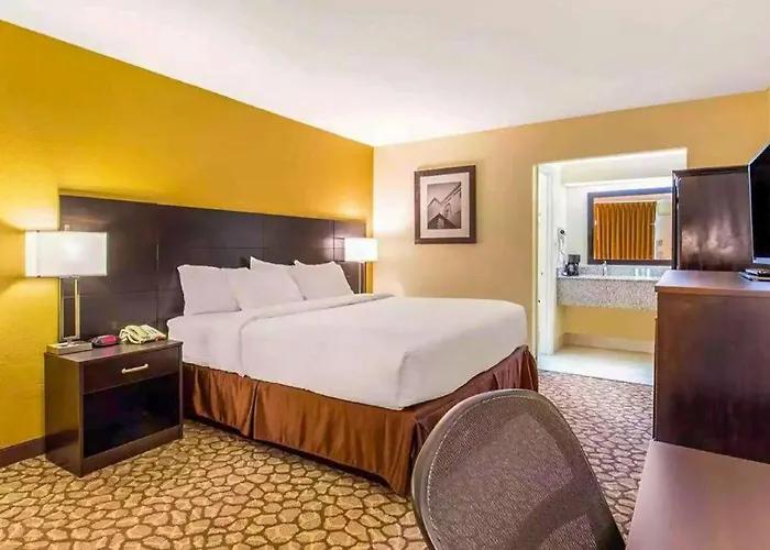 Ramada By Wyndham Santee I-95