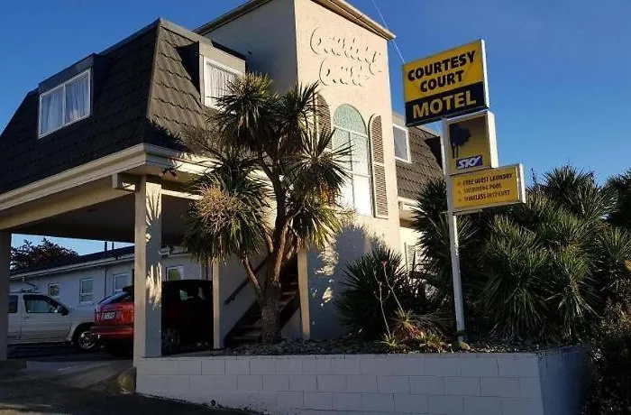Courtesy Court Motel