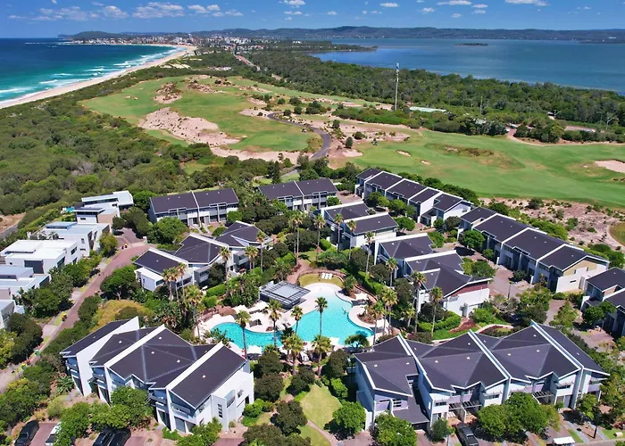 Pullman Magenta Shores Resort