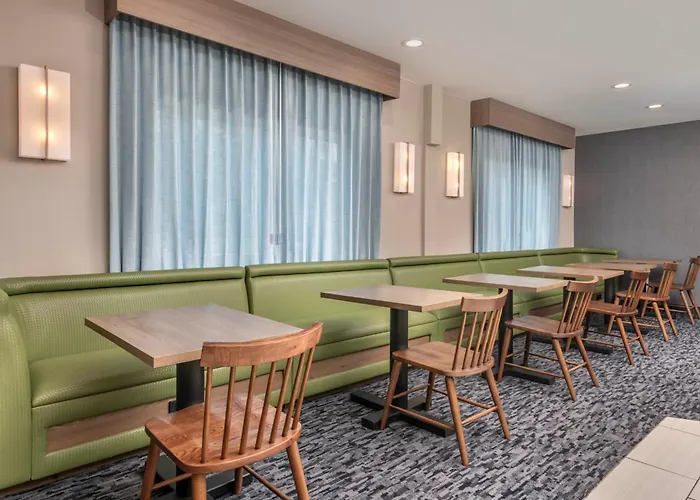 Fairfield Inn & Suites I-10